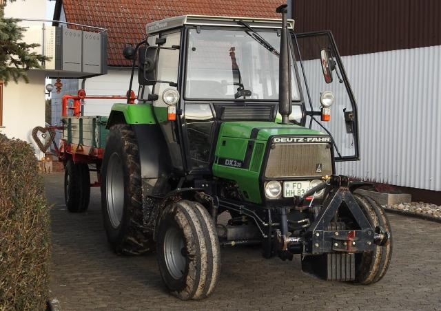 DEUTZ FAHR DX 3 30 V AgroCom Technische Daten Des Allradtraktors 1996