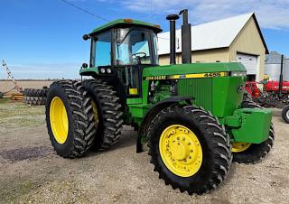 Allrad-Traktoren John Deere 4455
