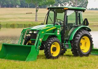 Allrad-Traktoren John Deere 5083E
