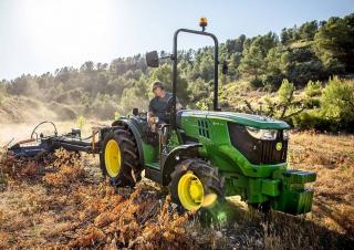 Allrad-Traktoren John Deere 5105GL