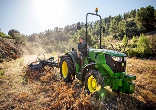 Allrad-Traktoren John Deere 5105GL