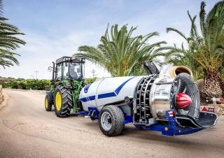 Allrad-Traktoren John Deere 5105GN
