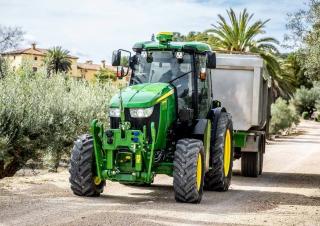 Allrad-Traktoren John Deere 5105ML