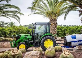 Allrad-Traktoren John Deere 5115GN