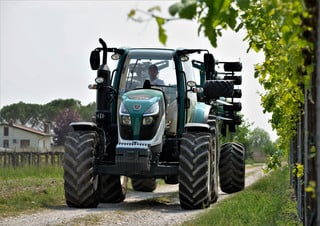 Allrad-Traktoren Arbos 5130