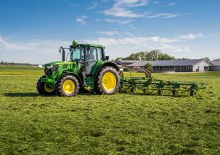 Allrad-Traktoren John Deere 6130 M