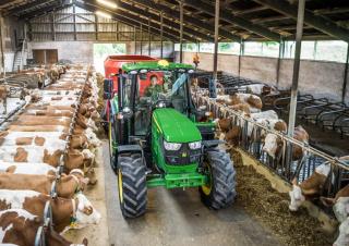 Allrad-Traktoren John Deere 6140M 