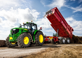 Allrad-Traktoren John Deere 6M 240  