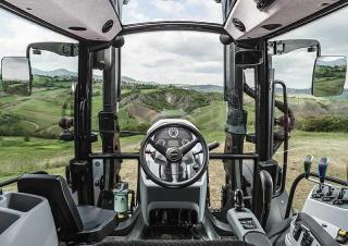 Allrad-Traktoren Valtra A84SH