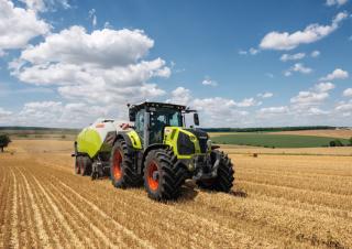 Allrad-Traktoren Claas Axion 850 