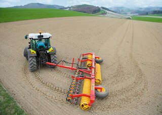 Allrad-Traktoren Claas Elios 210 Classic 