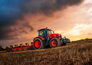 Allrad-Traktoren Kubota M7133