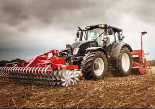 Allrad-Traktoren Valtra N 123