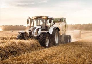 Allrad-Traktoren Valtra N 93
