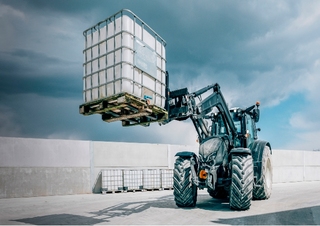 Allrad-Traktoren Valtra N134A