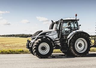 Allrad-Traktoren Valtra T174EH