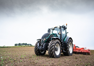 Allrad-Traktoren Valtra T144A