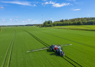 Allrad-Traktoren Valtra T144D SmartTouch