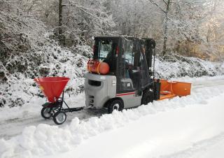 Winterdienste Streugeräte Anbau-Streugeräte Bauer STW