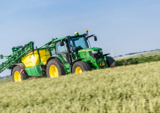 Anhänge-Feldspritzen John Deere M740i