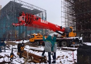 AT-Krane Sany STC250C4