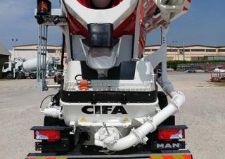 Autobetonpumpen CIFA MK32L