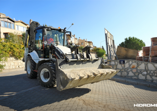Baggerlader Hidromek HMK 102 B Alpha