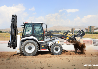 Baggerlader Hidromek HMK 102 B Supra