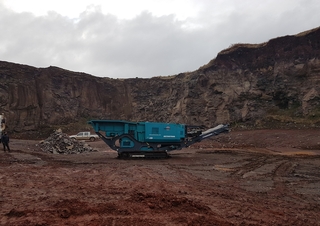 Bauschutt-Recyclinganlagen Powerscreen Metrotrak