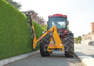 Sommerdienstgeräte Böschungsmäher Ferri T350S
