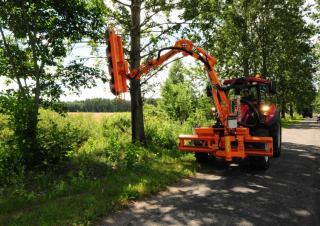Sommerdienstgeräte Böschungsmäher Pronar WWP 600