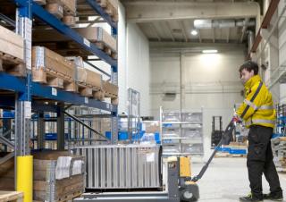 E.-Geh-Niederhubwagen Caterpillar NPP20QBL