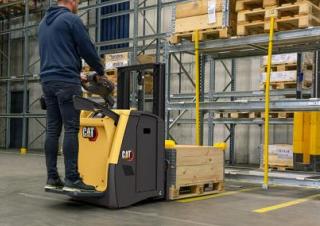 E.-Niederhubwagen E.-Stand-Niederhubagen Caterpillar NPV20N3D