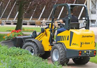 Elektro Radlader Schäffer 24e