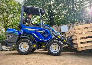Elektro Radlader Multione EZ 8 