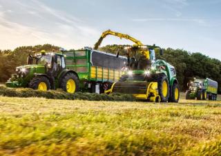 Feldhäcksler 4-WD John Deere 9800 