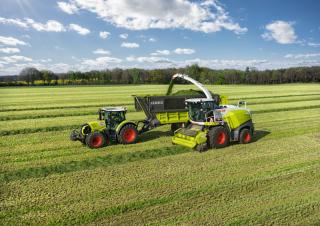 Feldhäcksler 4-WD Claas Jaguar 870
