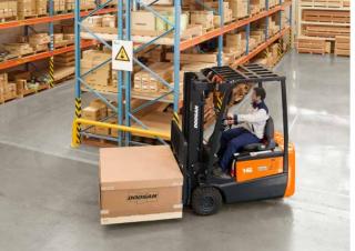 Frontstapler Elektro Doosan B16R-7 