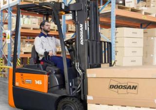 Frontstapler Elektro Doosan B16R-7 