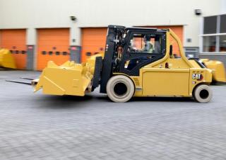 Frontstapler Elektro Caterpillar EP100N
