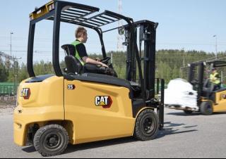 Frontstapler Elektro Caterpillar EP35AN