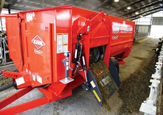 Fütterungstechnik Futtermischwagen Kuhn RA 130