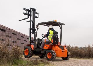 Geländestapler Ausa C 11 M