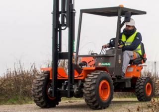 Geländestapler Ausa C 11 M