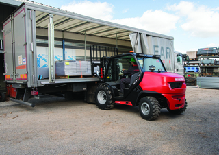 Geländestapler Manitou MC 30-4