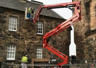 Gelenk Arbeitsbühnen Gelenkarbeitsbühnen auf Raupen Hinowa Lightlift 17.75 Performance IIIS MK3