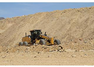 Grader Caterpillar 24M
