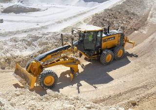 Grader Komatsu GD675-7E0