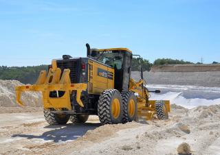 Grader Komatsu GD675-7E0