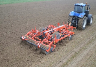 Grubber Kuhn Performer 4000 NSH